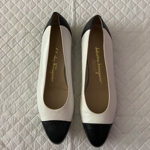 Salvatore Farragomo White and Black Flats 9 1/2 AA